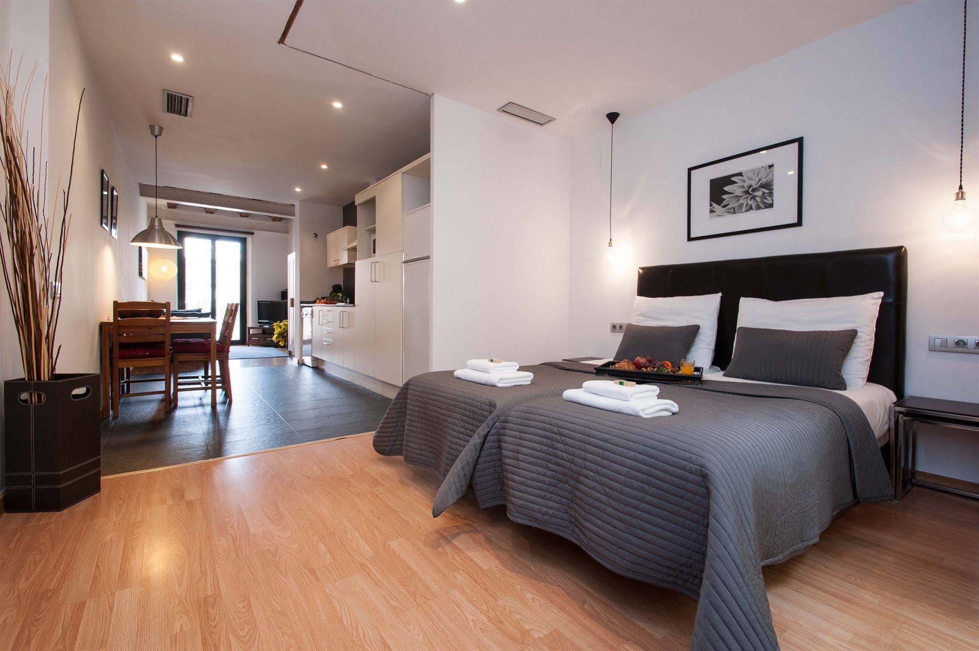 Short Stay Group Liceu Serviced Apartments Barcelona Eksteriør billede